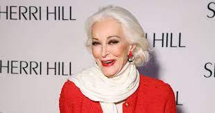 Modelliğin cahit sıtkı tarancı'nın ünlü şiirindeki yaşa gelindiğinde bırakılması gerektiğine inanlara inat, 66 yıllık modellik kariyeriyle hala dimdik ayakta dursun. Carmen Dell Orefice Das Wohl Alteste Model Der Welt Wird 85 Tiroler Tageszeitung Online Nachrichten Von Jetzt