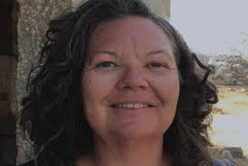 Lisa Taranto's Instagram, Twitter & Facebook