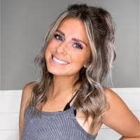 Elaine Jacobson's Instagram, Twitter & Facebook