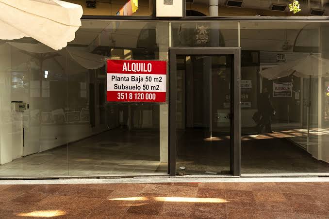 Yo vivo en una ciudad: del esplendor al silencio del centro cordobés | La tinta