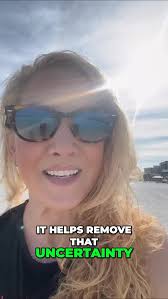 ❌Most leaders do not realize the feedback that creates anxiety., When your  message is unclear, people fill in the blanks with their interpretations.  .., Remember this if you want to give feedback that ...