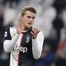 Iniziare in una squadra offensiva come l'ajax è stato difficile: Talking Roma Juve De Ligt Sarri And More With Bwrao Chiesa Di Totti