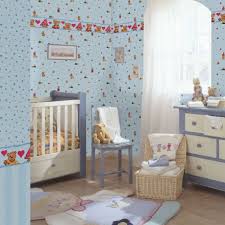Mobilyalardan aksesuarlara aydınlatmadan duvar kağıdına kadar birçok konuda çocuğunuzun veya bebeğinizin seveceği seçimler yapmanız gerekir. Bebek Odasi Duvar Kagidi Dekorasyon Mobilya