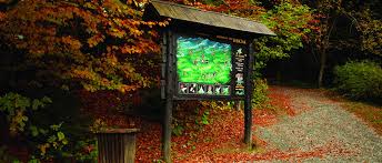 It is located in gorski kotar, the most mountainous and heavily forested region of the country, about 15 km inland from the adriatic sea. Karta Karta Risnjaka