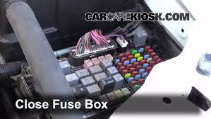 Interior Fuse Box Location 2006 2010 Hummer H3 2008 Hummer H3 3 7l 5 Cyl