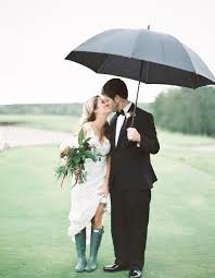 Couples Who Embraced Their Rainy Day Wedding And Totally Nailed It Rainy Wedding Rain Wedding Georgia Wedding