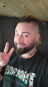 Introduction of a full-time digital nomad and affiliate marketer in North  America