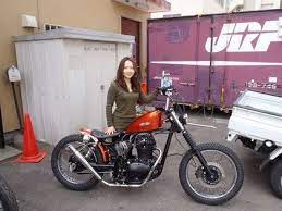 あのカスタムtr カワサキ250tr 納車 驚愕の女性オーナーです 新車 中古バイク カスタム 改造パーツ 札幌のレッドラムモーターサービス ドゥブログ カワサキ 250tr カワサキ カスタムバイク