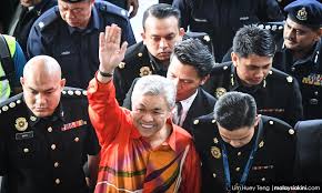 Yayasan akalbudi adalah yayasan dimiliki zahid. Here Are The Details Of The 45 Charges Zahid Has Been Slapped With Involving Rm114 Million