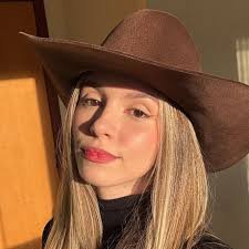 Ana Clara Dallecrodi (@anaclaradalle) · Instagram photos and videos