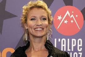 Alexandra lamy et thomas jouannet. Alexandra Lamy Devoile Une Rare Photo Avec Sa Fille Chloe Jouannet Elles Se Ressemblent Comme Deux