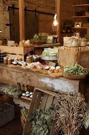 Volgens De Permaculture Principe Wat Je Over Hebt Ruilen En Weggeven Met De Community Een Deel Kun Je Ook Verkopen Farmers Market Display Farm Shop Rustic
