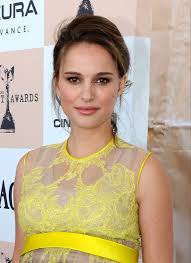 Born in israel in 1981, actress natalie portman grew up on long island, new york, and began modeling at age 11. How Old Is Natalie Portman What Are Her Biggest Movies How Tall Is She And Who S Her Husband Benjamin Millepied