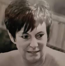 The PSNI have closed a section of Ormeau Road and Ormeau Embankment