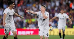 Lo ves por las señales de espn 2 y espn play en. Barcelona 1 2 Valencia Result Kevin Gameiro And Rodrigo Score Shock Copa Del Rey Final Win Mirror Online