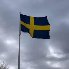 Kungens flagga har hissats varje morgon på stockholms slott sedan 187311. Flaggstangsspecialisten Trevlig Valborg Vi Hoppas Ni Far En Regnfri Kvall Runt Brasan Om Det Inte Ar Eldningsforbud Och Att Manga Flaggor Hissas Bade Idag Och I Morgon Facebook