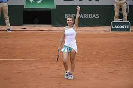 Un roland garros neobișnuit, un roland garros de toamnă, dar un roland garros care se iată tot ce e important de știut, pe scurt, despre rezultatele tragerii la sorți a roland garros 2020. Romania S Simona Halep Reaches Roland Garros Semifinals After Comeback Against Svitolina Romania Insider
