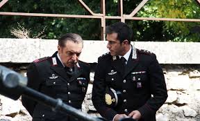 Simone montedoro, il capitano tommasi di don matteo visita il reparto oncologico del de lellis. Shooting Don Matteo In Spoleto Simone Montedoro As Captain Guilio Tommasi And Nino Frassica As Mareciallo Checchini Serie Tv Televisione