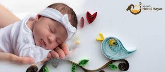 Aqiqoh Nurul Hayat - Manfaat Mengadzani Bayi Menurut Ibnu Qayyim  al-Jauziyyah