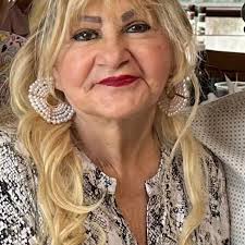 El vestido verde no le quedó tan bien como pensaba 🙅‍♀️