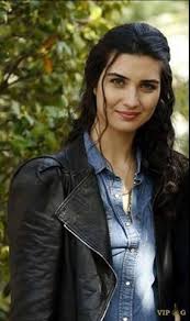 Pin De Koras Tberdia En Tuba Buyukustun Belleza Mujer Rostro De Mujer Mujer Hermosa