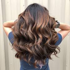 Una selezione delle migliori acconciature capelli mossi 2021 tutte da. Top 50 Tagli Per Capelli Spessi E Mossi Nel 2022 Capellidistile It