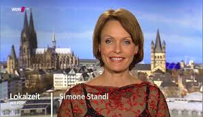 Die leitung des programmbereichs regionalprogramme befindet sich in köln. Simone Standl Lokalzeit Aus Koln Am 30 12 2014 Bilder Papa Pauls Tv Moderatorinnen Forum