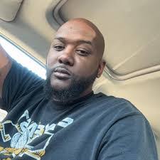 Cletis Thomas's Instagram, Twitter & Facebook