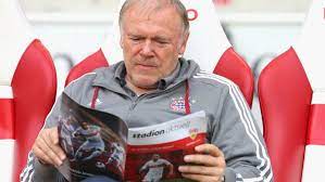 „ auf gefühle gebe ich gar nichts. Badstuber Ziehvater Hermann Gerland Der Vfb Hat Einen Riesenfang Gemacht Vfb Stuttgart Stuttgarter Nachrichten
