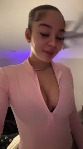 Hands Up Feat Younnmoh