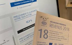 Le 1er janvier, vers 2 heures 30, une trentaine d'individus a allumé un feu de pneus contre la façade du centre des finances publiques, rue saintenac, à nîmes. Services Des Impots Onze Points D Accueil Supplementaires En Essonne D Ici A 2022 Le Parisien