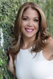 Vicky Lujan's Instagram, Twitter & Facebook