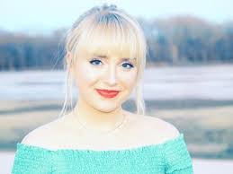 Lydia Carter's Instagram, Twitter & Facebook