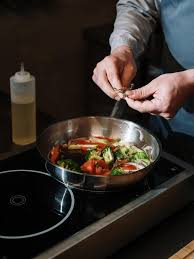 Pada malam hari apa yang anda masak? 5 Resep Masakan Cocok Untuk Makan Malam Lezat Dan Mudah Dibuat Ragam Bola Com