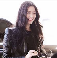 How To Get Korean Style Beach Waves In Less Than 10 Minutes Her World Singapore Korean Long Hair Beach Waves Long Hair Long Hair Waves