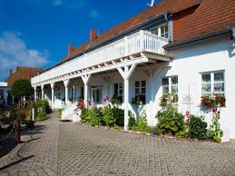 Nur wenige hotels in ahrenshoop haben so eine hervorragende lage wie dieses haus, nur einige schritte trennen sie vom strand. Haus Am Meer Ahrenshoop Aktualisierte Preise Fur 2021