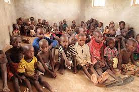 Kenia will größtes flüchtlingslager der welt mit 600.000 menschen auflösen. Kulturreise In Kenia Karibu Kenia Safaris