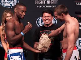 Marek piotr tybura został wpisany w rubryce dane wspólników pierwszego działu krs oraz w rubryce organ uprawniony do reprezentacji podmiotu drugiego działu krs. Ufc Fight Night 42 Results Piotr Hallman Chokes Out Yves Edwards Mmamania Com