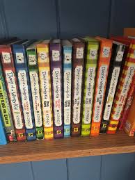 The latest tweets from jeff kinney (@wimpykid). Why Is The Diary Of A Wimpy Kid Books Not In Color Order Mildlyinfuriating
