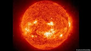 Ada bintang yang lebih berat daripada tata surya. Bila Fusi Nuklir Matahari Berhenti Maka Bumi Pun Kiamat