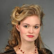 Anna Henrich's Instagram, Twitter & Facebook