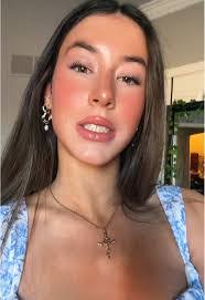 Victoria Weiland's Instagram, Twitter & Facebook