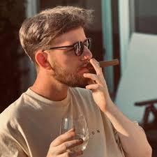 Marc Hinton (@devmuchh)