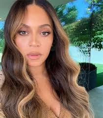 Charcoal greys, ice whites, and edgy silver combine to create an urban, sleek style. The 6 Most Popular Fall Hair Colors Of 2020 Who What Wear