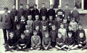 Ons oudercomité is de oudervereniging van de schepdaalse scholen trip trap (kleuterschool) en de klimop (lagere school). Oude Schoolfoto S Van De Gemeenteschool Te Schepdaal