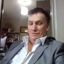 My daughter has just messaged me to say there is a homeless lady outside  Morrisons who is extremely cold 😢 she has bought her some food from the  shop but I was