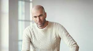 These hairstyles for balding men will show you that getting older can look absolutely fantastic. 50 Easy Hairstyles For Balding Men To Get Some Magic Back Menhairstylist Com
