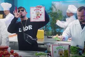 So für die leute, die kein fleisch essen so. Die Capital Bra Pizza Im Test Wir Haben Sie Probiert Rap De