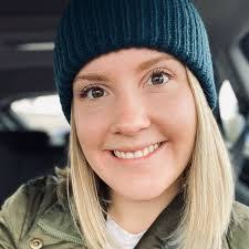 Lauren Leclair's Instagram, Twitter & Facebook