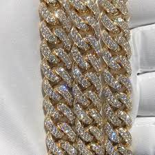 Official Treasures Jewelry On Instagram Miami Cuban Link Diamond Chain Available In Yellow Gold White Gold Rose Gold Which Color Is Your Favorite Miam